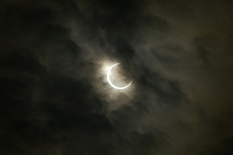 s_eclipse02.jpg