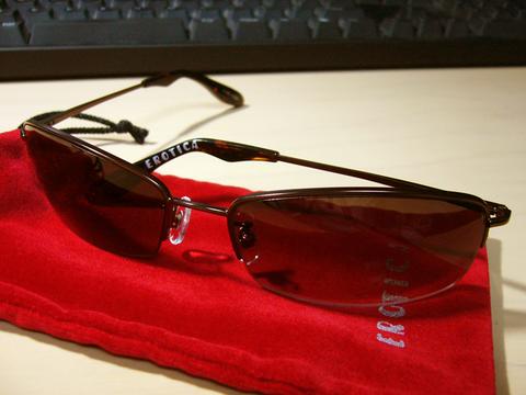 Auto-thumbnail for EROTICA サングラス